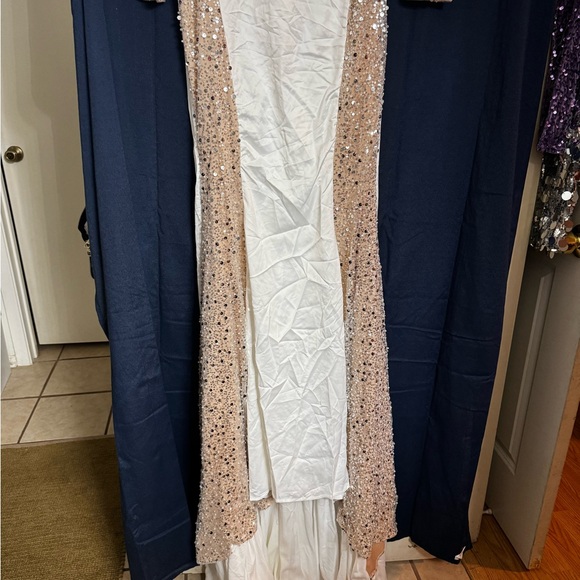 Elegant Sequin Long Sleeve Dress - Picture 7 of 11